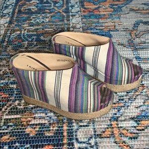 Striped wedge heel